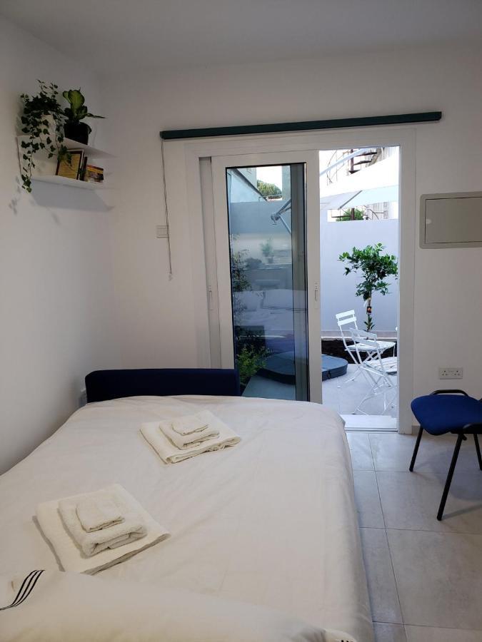 לימסול Modern & Cozy Studio W/ Backyard Near City Center מראה חיצוני תמונה