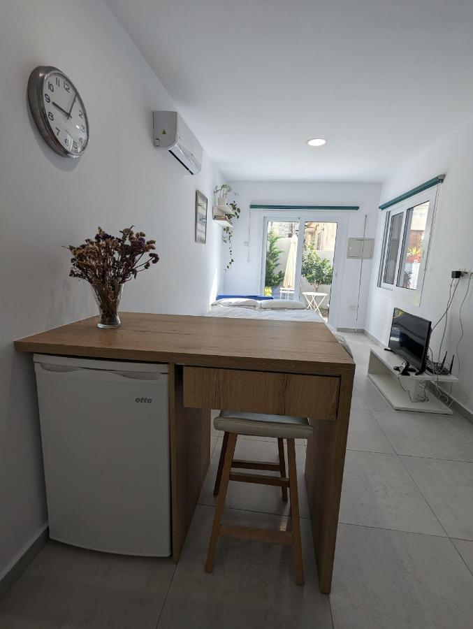 לימסול Modern & Cozy Studio W/ Backyard Near City Center מראה חיצוני תמונה